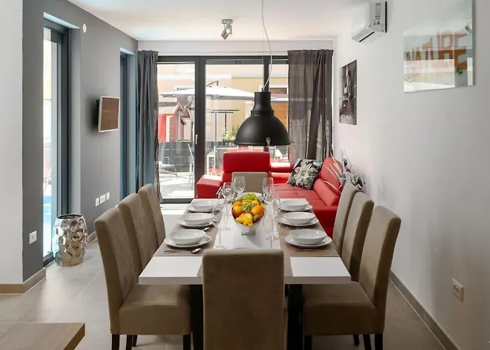 Casa Cadoc By Briskva Villa