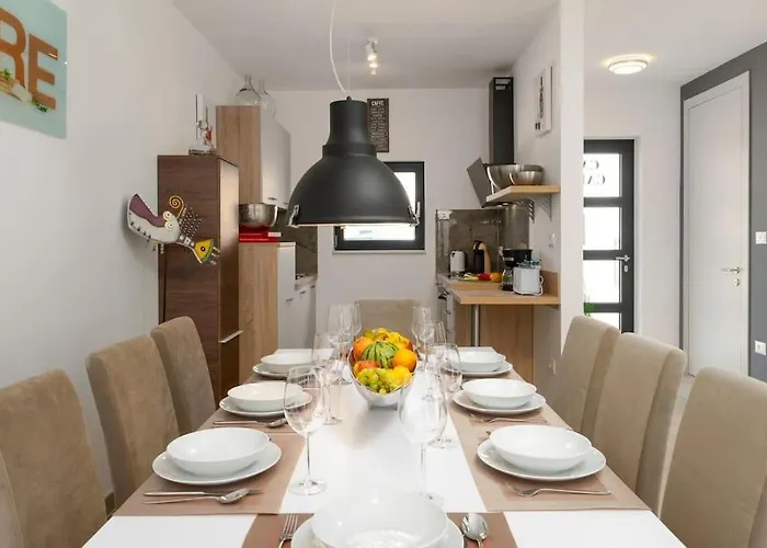 Casa Cadoc By Briskva Villa *